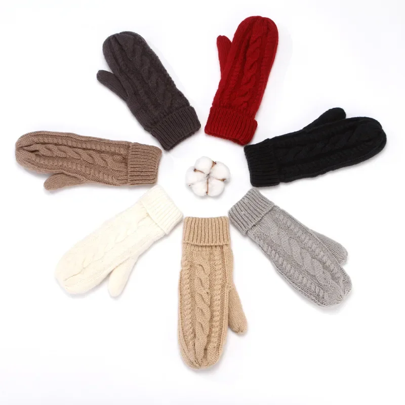 Теплые и толстые бархатные перчатки, морозостойкие однотонные варежки для верховой езды, осенние и зимние женские и мужские, 1 пара
Теплые и толстые бархатные перчатки, морозостойкие однотонные варежки для верховой езды, осенние и зимние женские и мужские, 1 пара