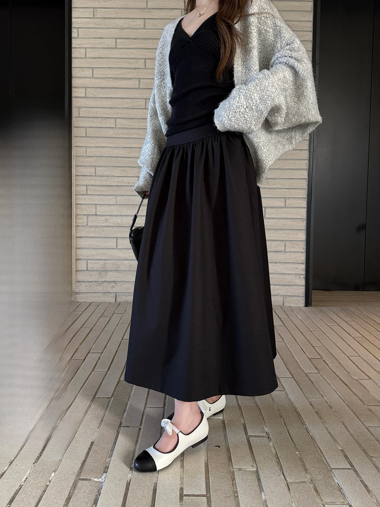 Новая юбка-зонт TeeH Kyoto из матового черного полиэстера, женская, весна-лето, модная, дышащая, полной длины
Новая юбка-зонт TeeH Kyoto из матового черного полиэстера, женская, весна-лето, модная, дышащая, полной длины