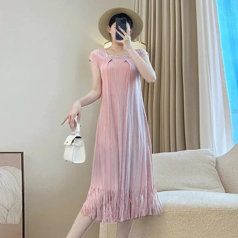 High-end Stretch Pleated Women's Dress Long Sleeve Temperament Loose Beaded Standing Collar Design Dresses 2025 Summer New
High-end Stretch Pleated Women's Dress Long Sleeve Temperament Loose Beaded Standing Collar Design Dresses 2025 Summer New