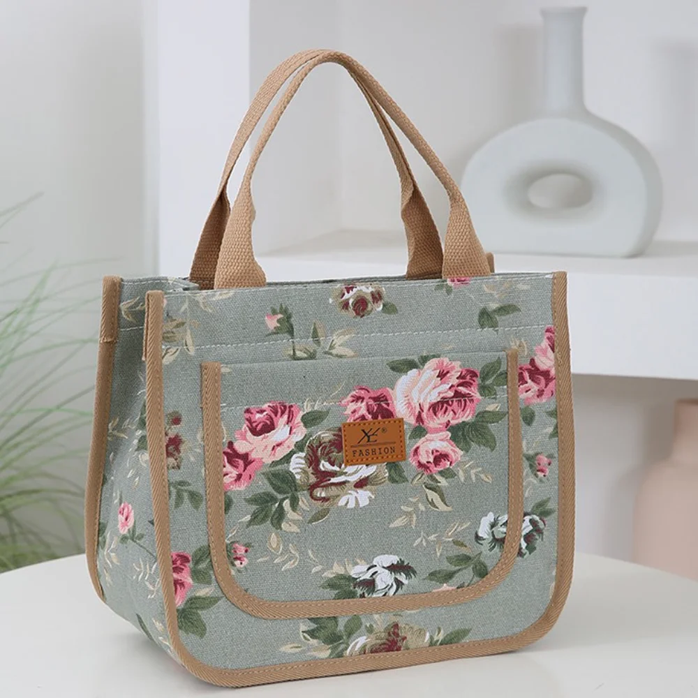 Waterproof Insulated Bag Easy To Clean Women Lunch Bag Portable Lunch Tote Elegant Floral Print Lunch Bag For Picnic Work
Waterproof Insulated Bag Easy To Clean Women Lunch Bag Portable Lunch Tote Elegant Floral Print Lunch Bag For Picnic Work
