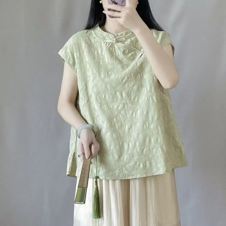 Новая женская футболка в китайском стиле больших размеров, без рукавов, с вышивкой и пуговицами, базовая модель для весны и лета, модный повседневный стиль
Новая женская футболка в китайском стиле больших размеров, без рукавов, с вышивкой и пуговицами, базовая модель для весны и лета, модный повседневный стиль