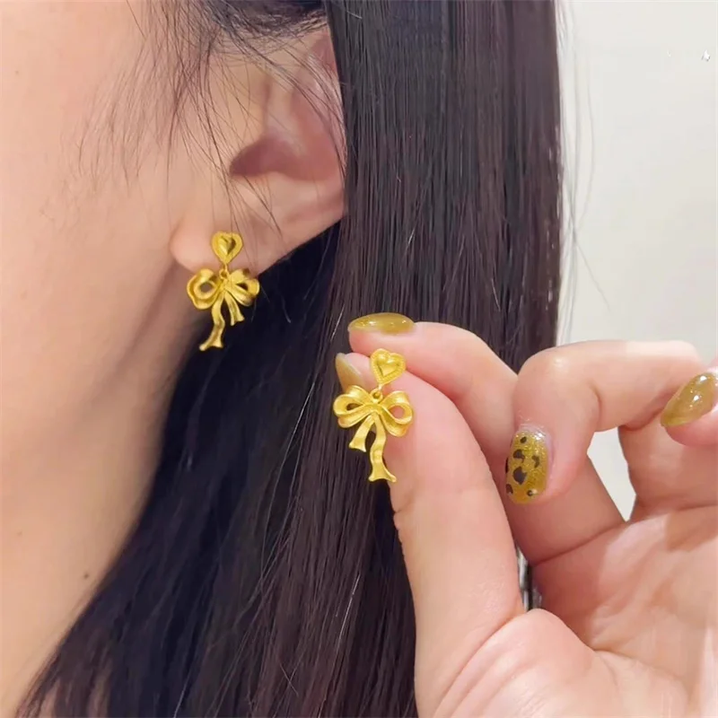 New Chinese style AU750 18K gold retro women's sweet temperament silk bow earrings exquisite daily wear earrings
New Chinese style AU750 18K gold retro women's sweet temperament silk bow earrings exquisite daily wear earrings