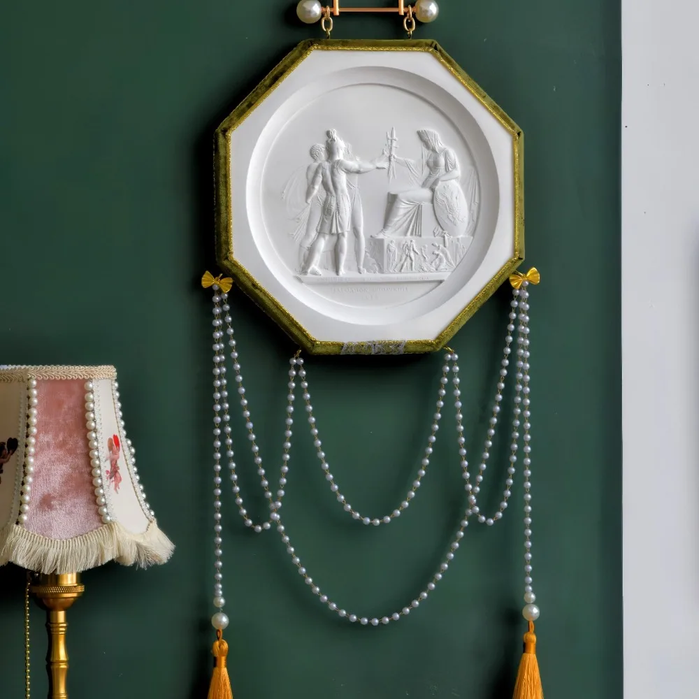 French-style 3D Figure Relief Niche Retro Decorative Paintings Picture Frame Pearl Tassel Paintings Bedroom Living Room
French-style 3D Figure Relief Niche Retro Decorative Paintings Picture Frame Pearl Tassel Paintings Bedroom Living Room
