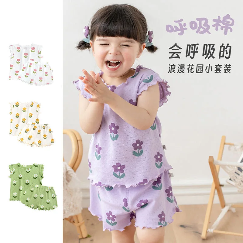 Girls pajamas summer print flowers children's short-sleeved shorts loungewear girls' baby breathable air-conditioning clothes
Girls pajamas summer print flowers children's short-sleeved shorts loungewear girls' baby breathable air-conditioning clothes