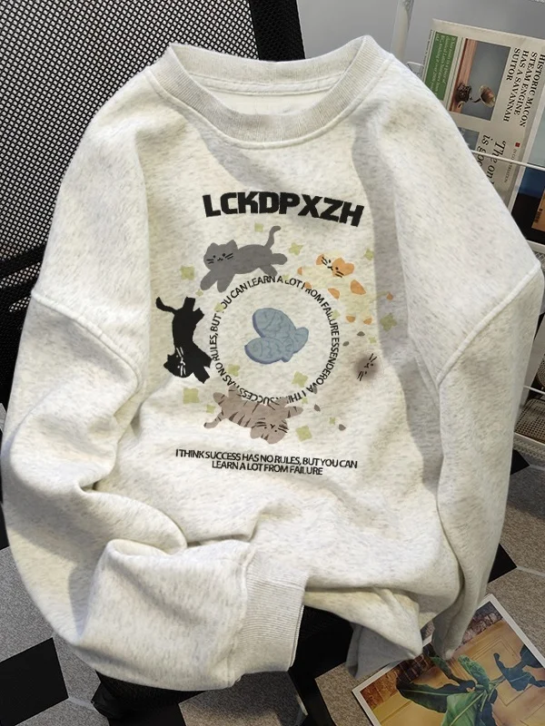 Ретро-американский тонкий свитшот свободного кроя с круглым вырезом и капюшоном для женщин, модный корейский стиль, топ с принтом на раннюю осень
Ретро-американский тонкий свитшот свободного кроя с круглым вырезом и капюшоном для женщин, модный корейский стиль, топ с принтом на раннюю осень