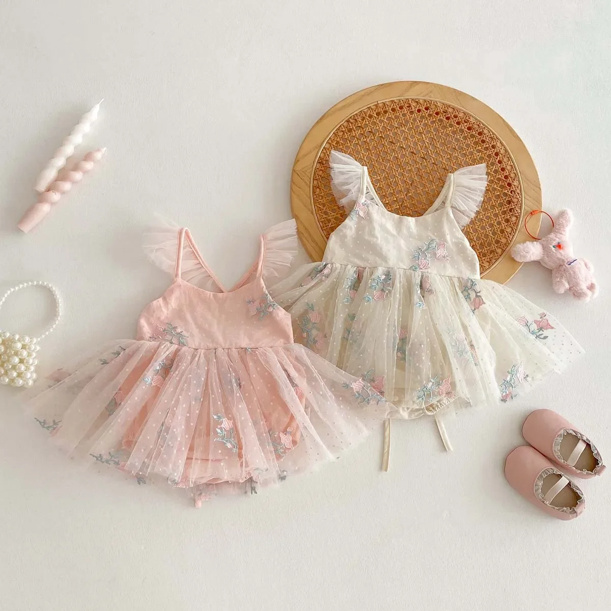 New Summer Mesh Camisole Jumpsuit Infants Young Children Stylish Embroidered Princess Skirt,baby 1year Old Outfit Outdoor Wear
New Summer Mesh Camisole Jumpsuit Infants Young Children Stylish Embroidered Princess Skirt,baby 1year Old Outfit Outdoor Wear