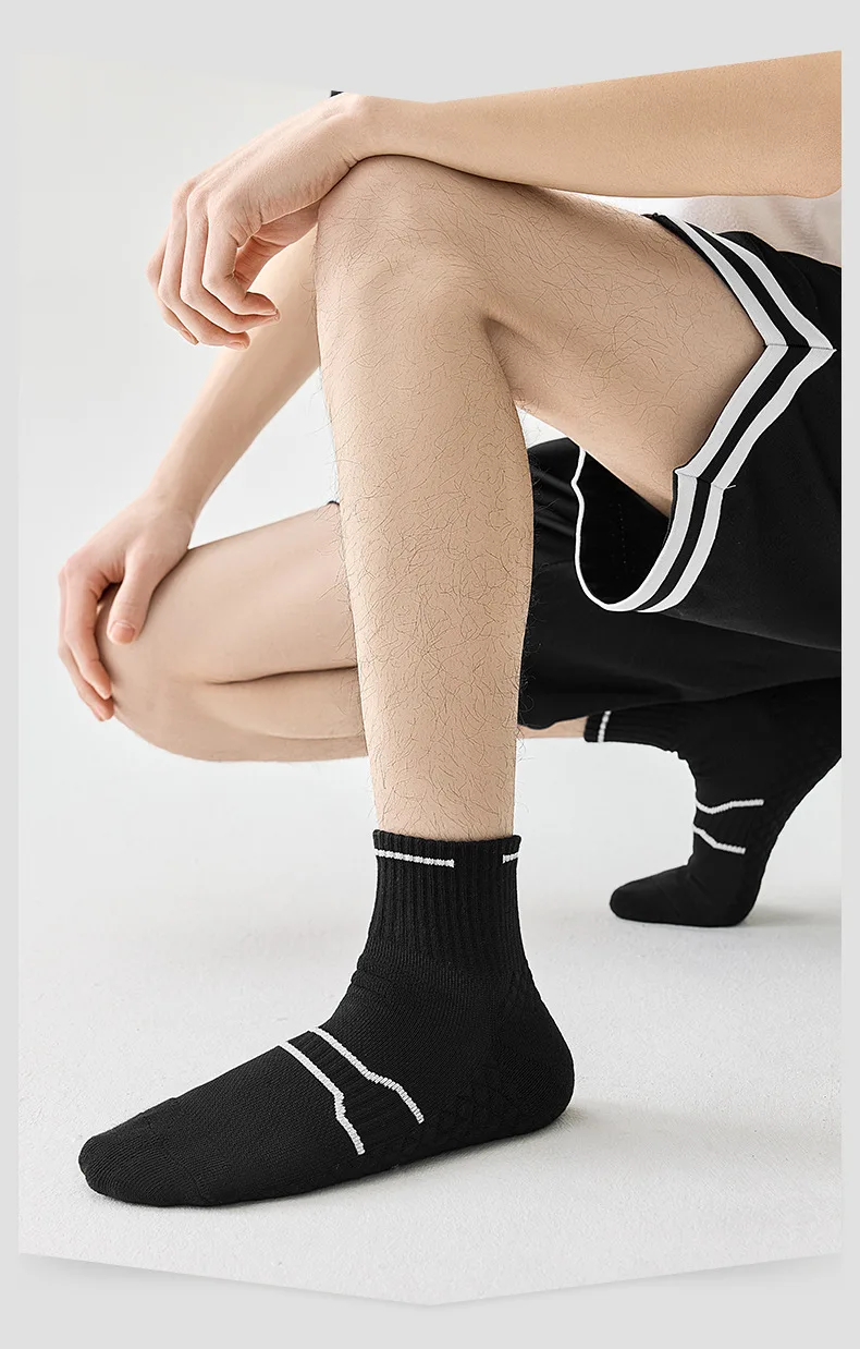 4Pairs Men's Winter Sports Socks Set Moisture-Wicking Thick Warm Solid Color Cotton Black White Business Socks for Men
4Pairs Men's Winter Sports Socks Set Moisture-Wicking Thick Warm Solid Color Cotton Black White Business Socks for Men