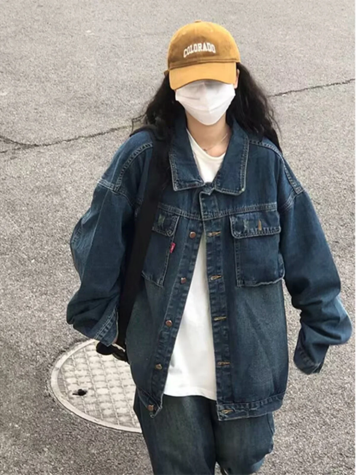 Американская джинсовая куртка в стиле ретро синего цвета, мужская осенняя модная куртка в стиле High Street Workwear, свободный крой, смесь хлопка и полиэстера
Американская джинсовая куртка в стиле ретро синего цвета, мужская осенняя модная куртка в стиле High Street Workwear, свободный крой, смесь хлопка и полиэстера