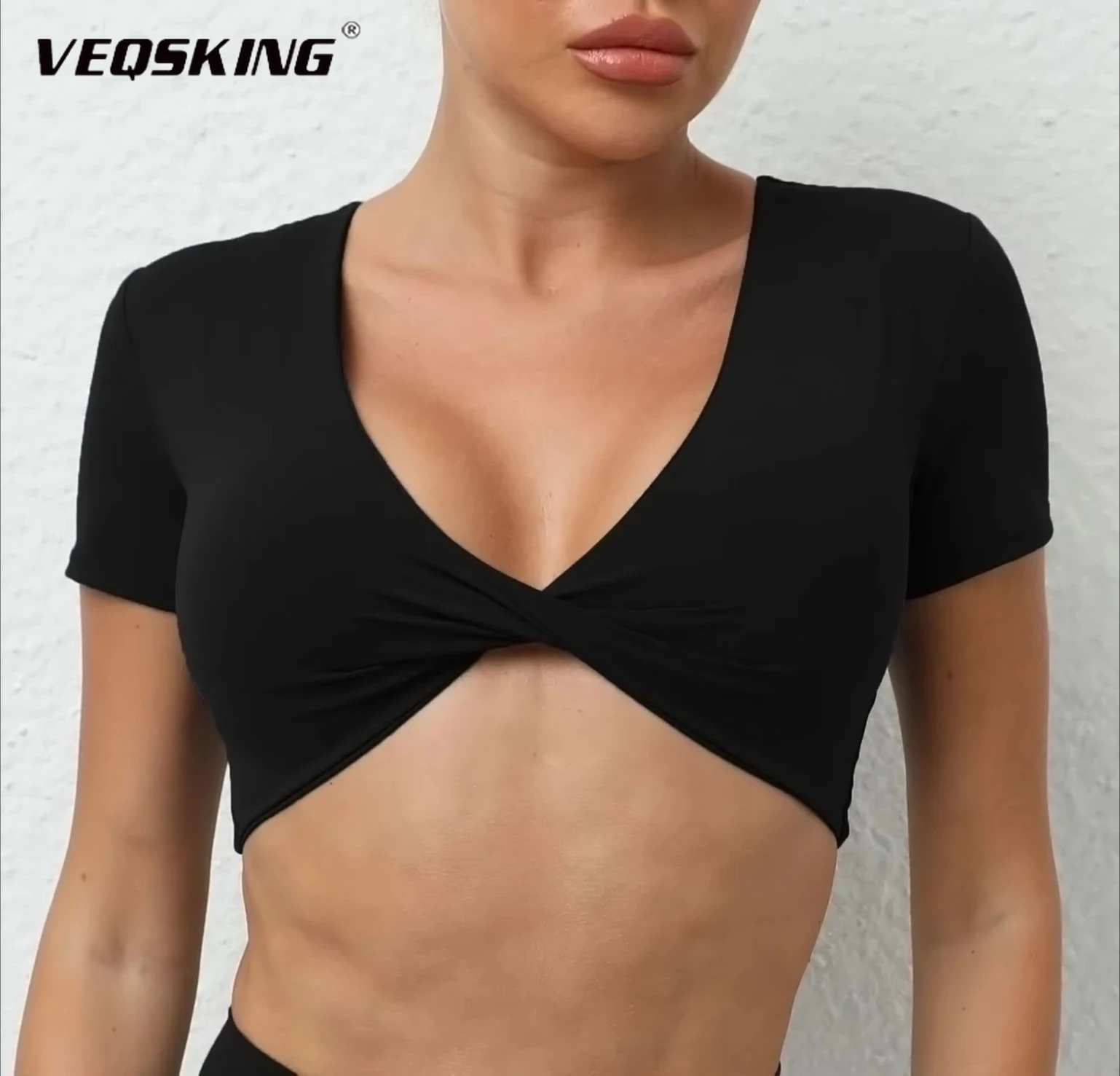VEQKINGYoga футболка с короткими рукавами, женская новая облегающая быстросохнущая футболка с v-образным вырезом для фитнеса, противоударный спортивный топ, тренировочный костюм для бега
VEQKINGYoga футболка с короткими рукавами, женская новая облегающая быстросохнущая футболка с v-образным вырезом для фитнеса, противоударный спортивный топ, тренировочный костюм для бега