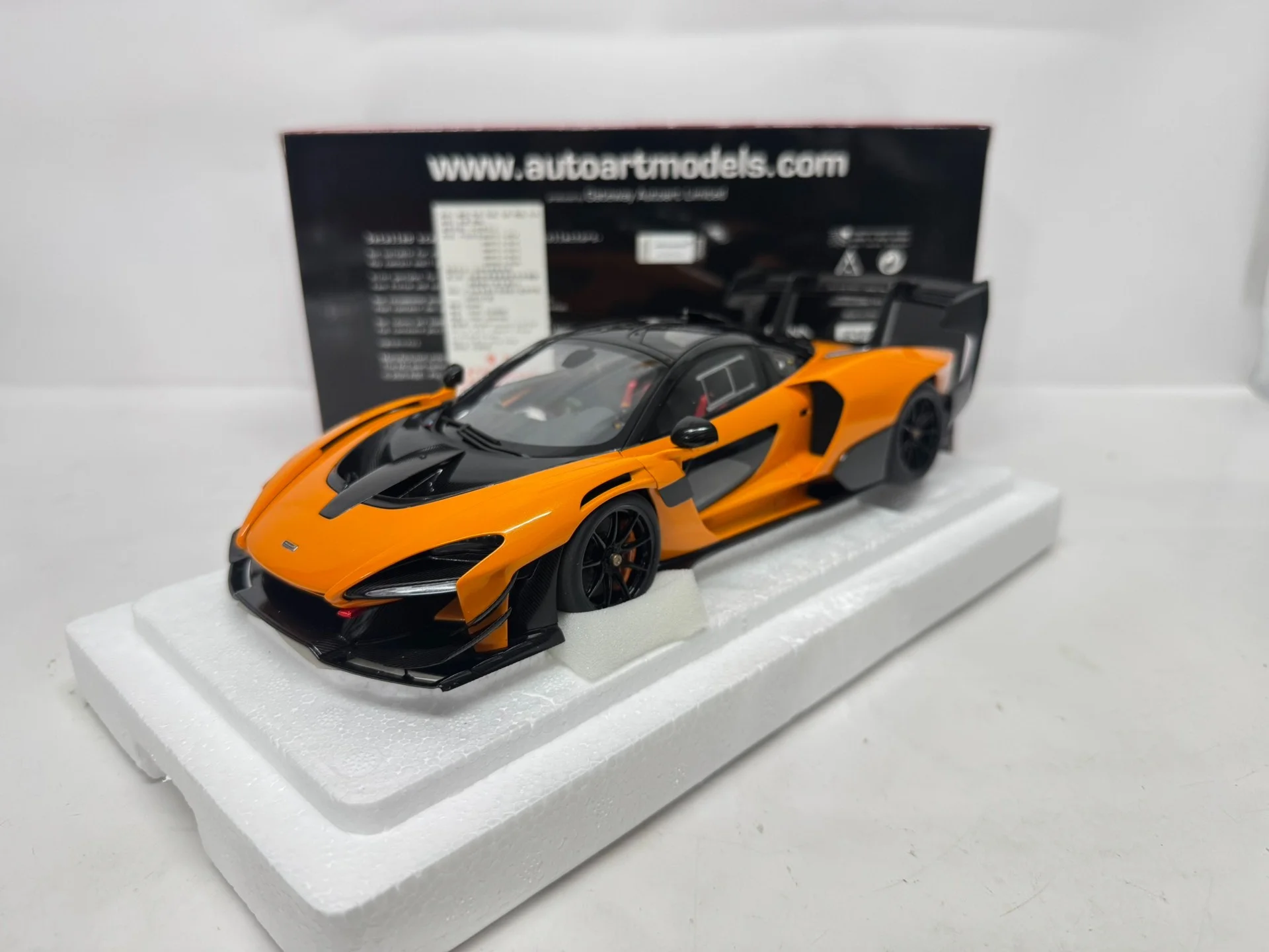 Autoart 1:18 SENNA GTR Orange Simulation Limited Edition All Open Alloy Metal Static Car Model Toy Gift
Autoart 1:18 SENNA GTR Orange Simulation Limited Edition All Open Alloy Metal Static Car Model Toy Gift