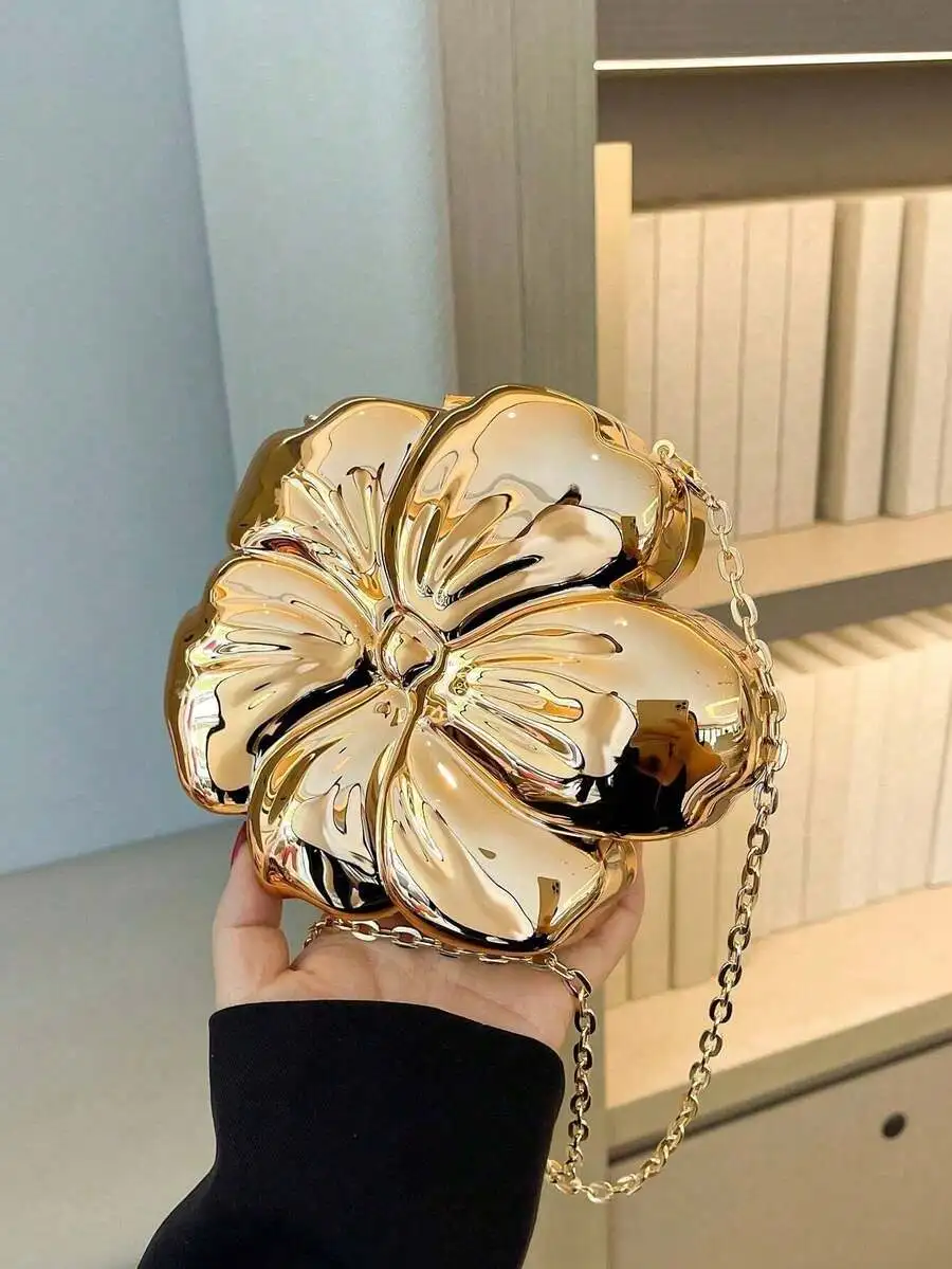 Metallic Flower Shape Acrylic Clutch Bag With Detachable Chain Strap For Evening Party
Metallic Flower Shape Acrylic Clutch Bag With Detachable Chain Strap For Evening Party