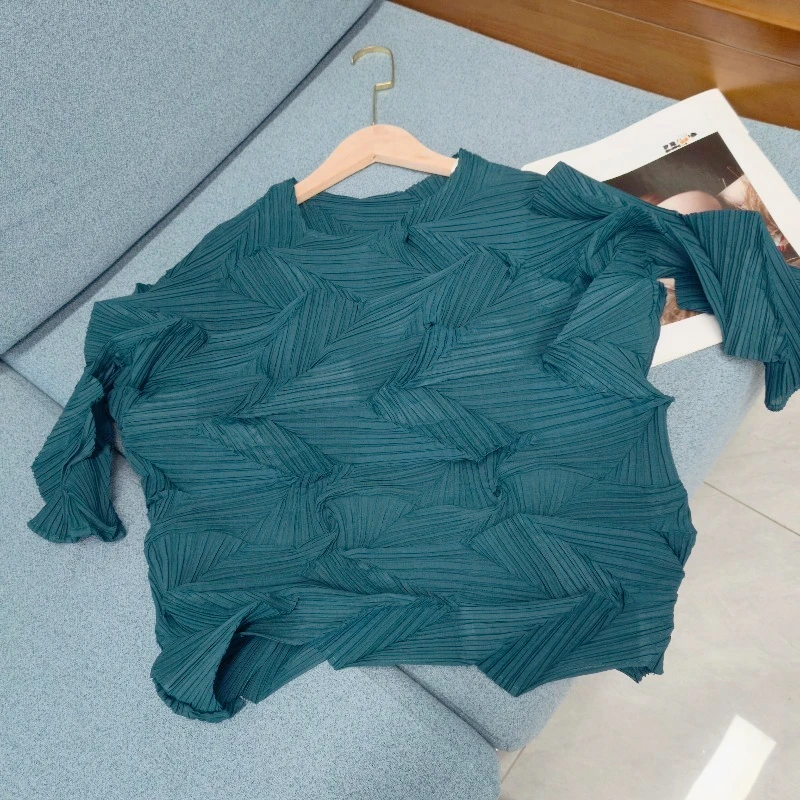 Miyake Handmade Diamond Pleated Top 2026 New Round Neck Irregular Batwing Sleeve T-Shirt Casual Loose Stretch Women's Clothing
Miyake Handmade Diamond Pleated Top 2026 New Round Neck Irregular Batwing Sleeve T-Shirt Casual Loose Stretch Women's Clothing