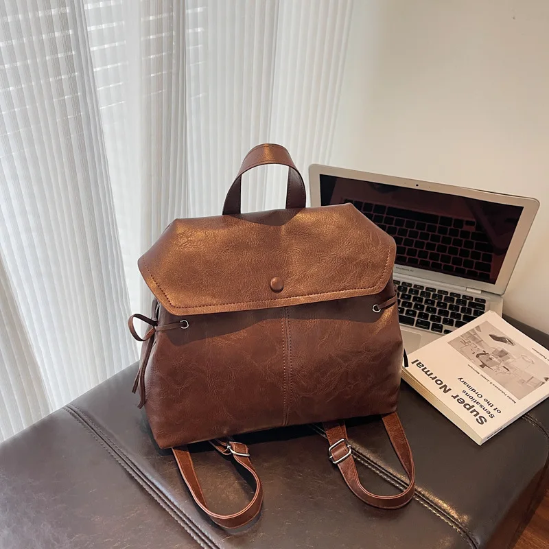 New Fashionable Lazy Style Large Capacity Commuter Handheld Soft Leather Women's Backpack Casual Minimalist Style Daily Use
New Fashionable Lazy Style Large Capacity Commuter Handheld Soft Leather Women's Backpack Casual Minimalist Style Daily Use