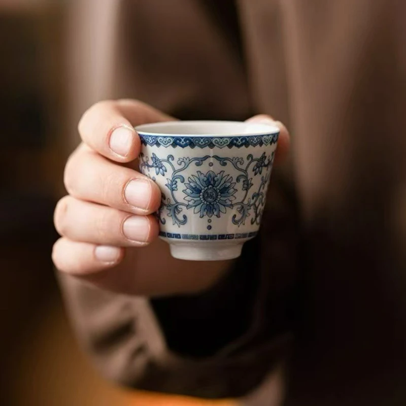 Chinese Ceramic Vintage Teacups Travel Portable Tea Cup Ceramic Tea Bowl Master Cup Home Kung Fu Tea Set Ceremony Accessories
Chinese Ceramic Vintage Teacups Travel Portable Tea Cup Ceramic Tea Bowl Master Cup Home Kung Fu Tea Set Ceremony Accessories