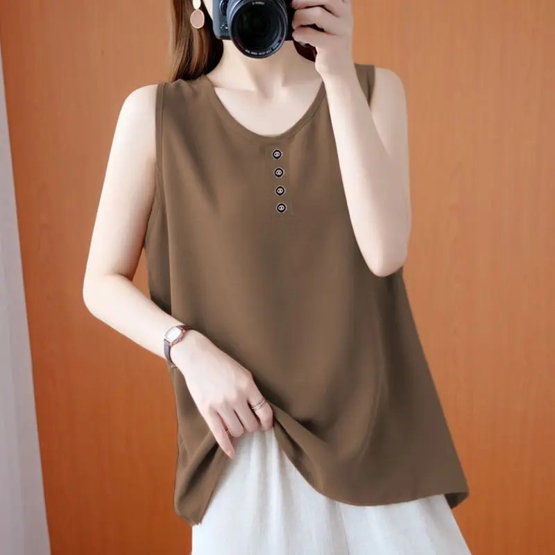 Simple Loose Sleeveless Top With Button Detail For Women Casual Summer Wear
Simple Loose Sleeveless Top With Button Detail For Women Casual Summer Wear