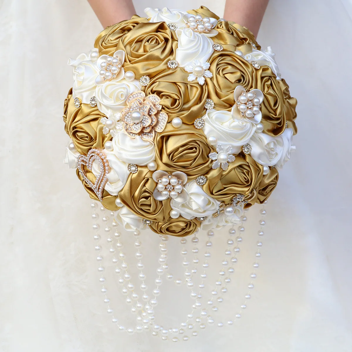 Creative Tassel Pearl Rhinestone Bride Bouquet Gold Ivory Artificial Flower Wedding Party Decoration Bridesmaid Hand Accessories
Creative Tassel Pearl Rhinestone Bride Bouquet Gold Ivory Artificial Flower Wedding Party Decoration Bridesmaid Hand Accessories