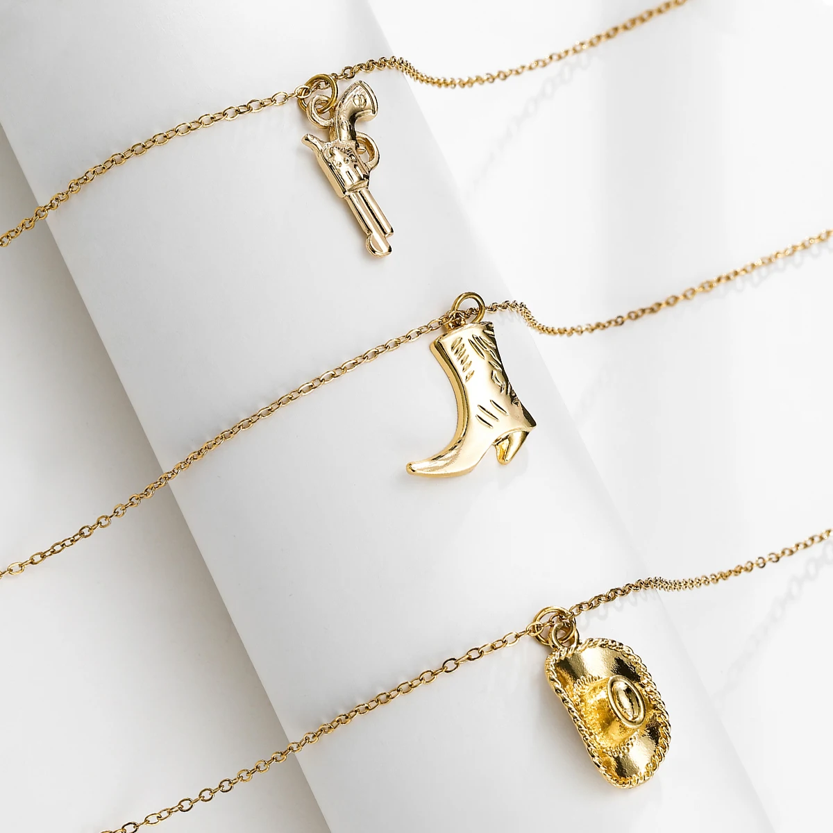 Harong Multilayer Cowboy Cowgirl Necklaces for Women Men Boot Hat Gun Charm Pendant Exquisite Sweatproof Collar Jewelry Gift
Harong Multilayer Cowboy Cowgirl Necklaces for Women Men Boot Hat Gun Charm Pendant Exquisite Sweatproof Collar Jewelry Gift