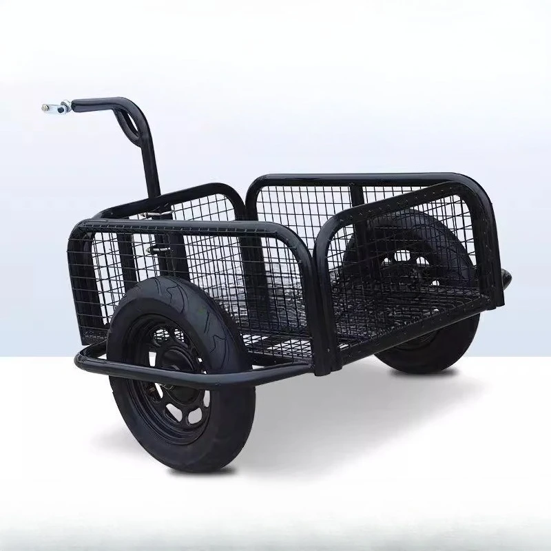 A small trailer is attached to the back of the battery car, and a tricycle trailer is used for transportation.
A small trailer is attached to the back of the battery car, and a tricycle trailer is used for transportation.