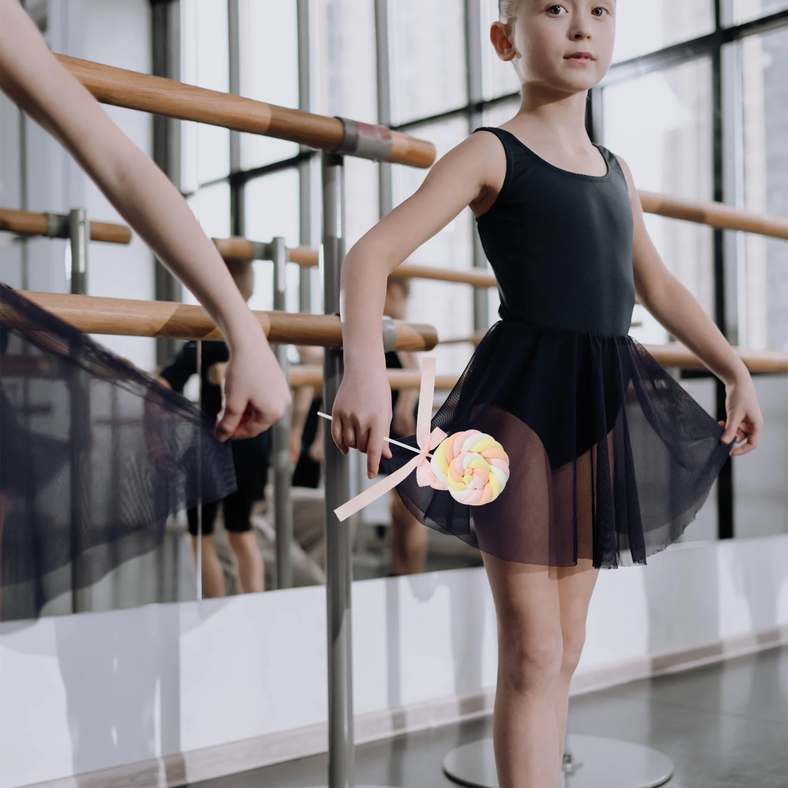 Fake Lollipop Decoration Simulation Candy Ornament Marshmallow Lollipop Photo Prop Party Fun Creative Photo Prop
Fake Lollipop Decoration Simulation Candy Ornament Marshmallow Lollipop Photo Prop Party Fun Creative Photo Prop