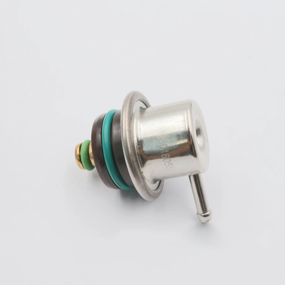 Fuel Injection Pressure Regulator 0280160557 037133035C For Audi TT Volkswagen Beetle Golf Jetta
Fuel Injection Pressure Regulator 0280160557 037133035C For Audi TT Volkswagen Beetle Golf Jetta
