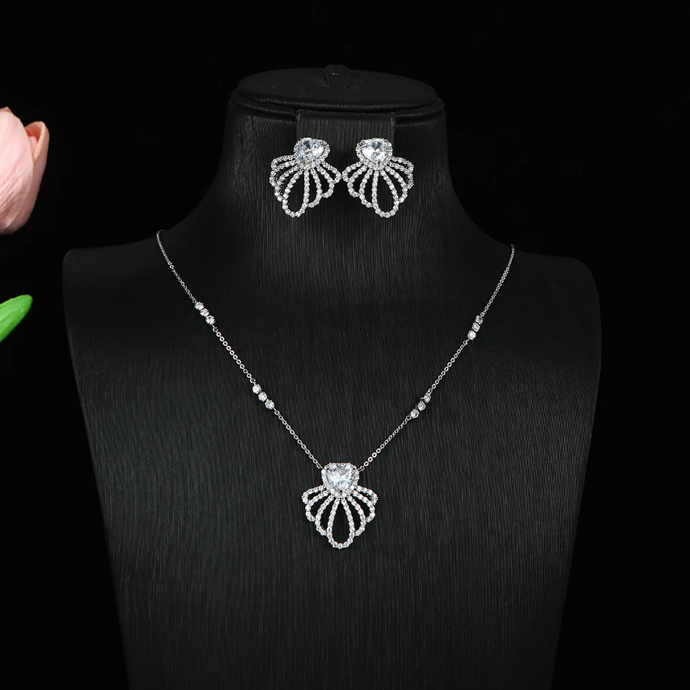 Luxury Heart Hollow Out Ginkgo Leaf Pendant Necklace Earring Set For Women Wedding Full Cubic Zircon Dubai Jewelry A0253
Luxury Heart Hollow Out Ginkgo Leaf Pendant Necklace Earring Set For Women Wedding Full Cubic Zircon Dubai Jewelry A0253