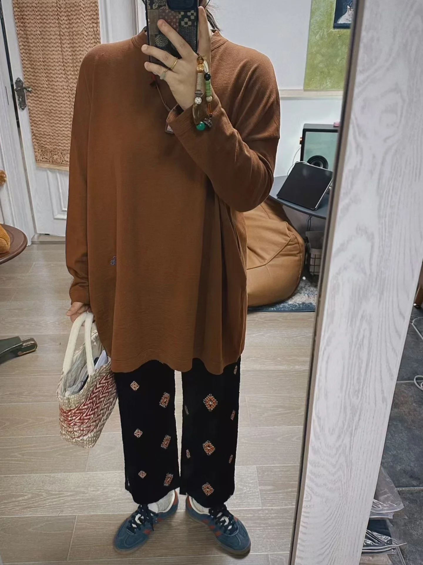 Осенний комплект в стиле ретро: карамельная футболка из чистого хлопка с вышивкой и вельветовые брюки для женщин больших размеров, комфортный, больших размеров, O...
Осенний комплект в стиле ретро: карамельная футболка из чистого хлопка с вышивкой и вельветовые брюки для женщин больших размеров, комфортный, больших размеров, O...