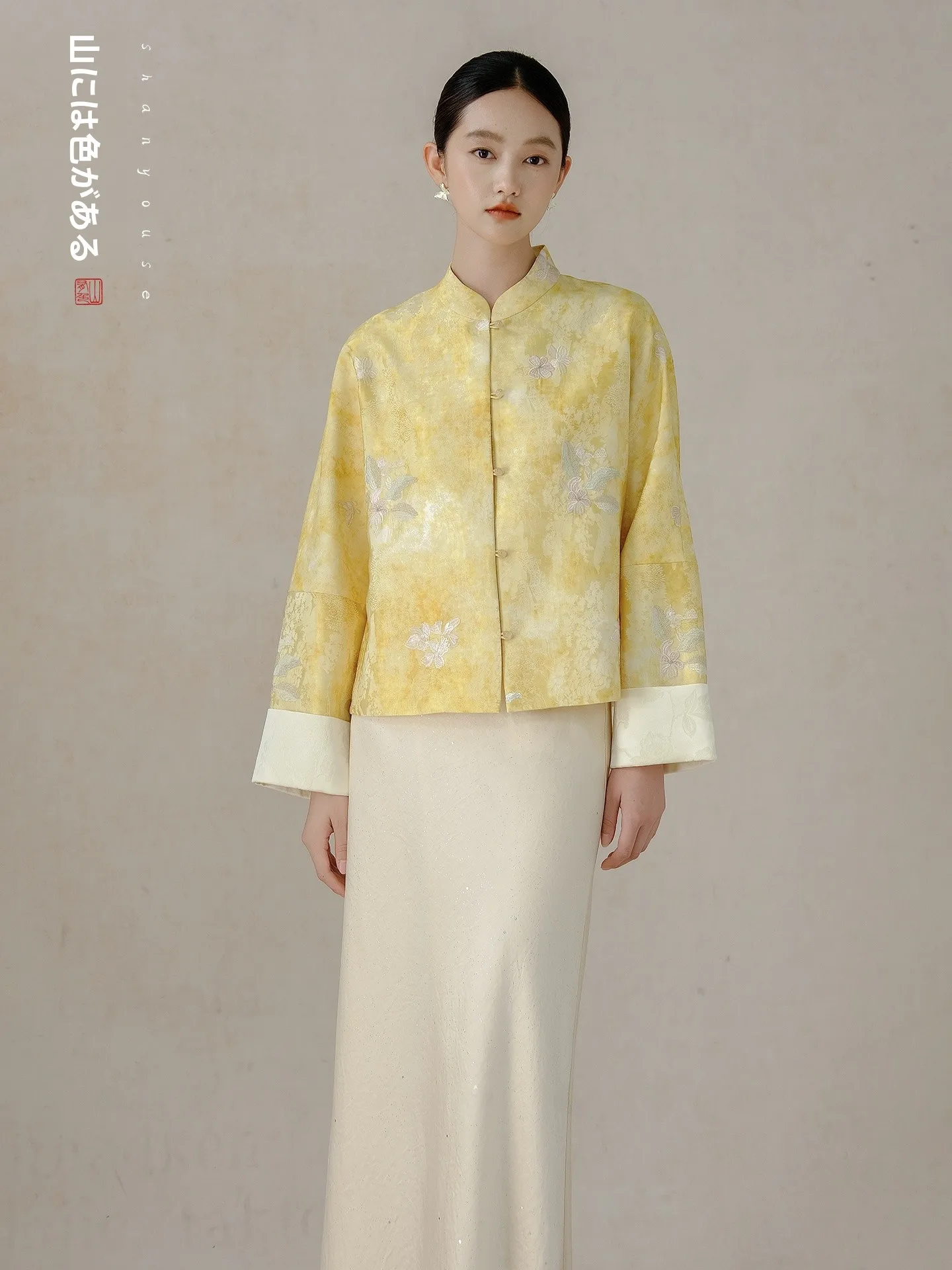 an You Color 2025 Autumn New Chinese Sle Embroidered Floral Jaet High Quali Elegance round Ne Long Sve Loose Fit...
an You Color 2025 Autumn New Chinese Sle Embroidered Floral Jaet High Quali Elegance round Ne Long Sve Loose Fit...