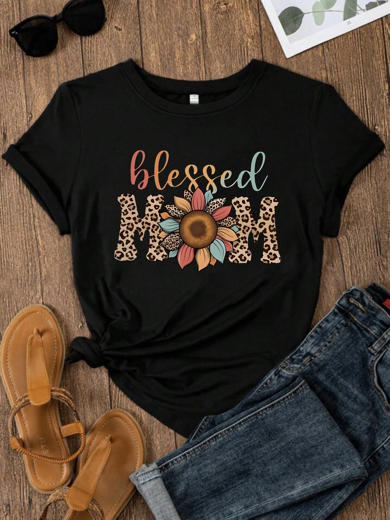 Art letters and flowers round neck plus size women T-shirt short sleeve trend printing elastic half sleeve T-shirt 
Art letters and flowers round neck plus size women T-shirt short sleeve trend printing elastic half sleeve T-shirt