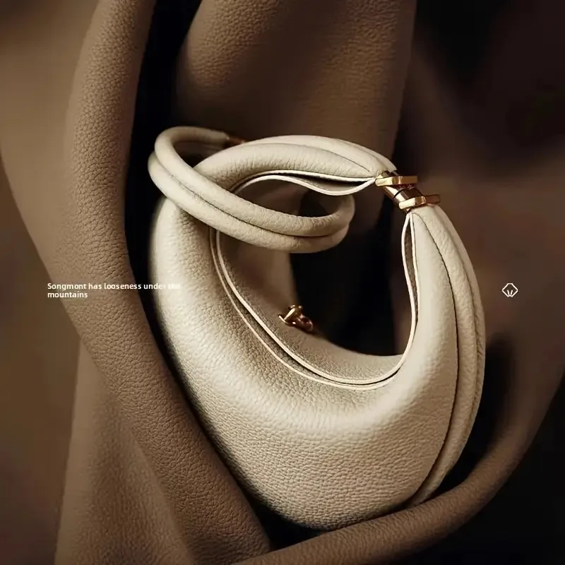 Songyue Series Medium Crescent Bag Designer New Crescent Bag Single Shoulder Crossbody Women's Bag
Songyue Series Medium Crescent Bag Designer New Crescent Bag Single Shoulder Crossbody Women's Bag