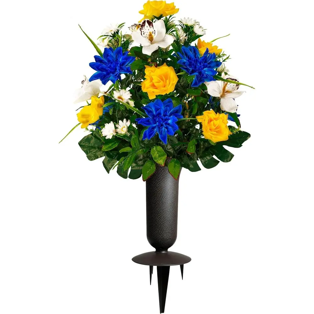 Сине-белая цветочная композиция для украшения вазы на кладбище
Сине-белая цветочная композиция для украшения вазы на кладбище