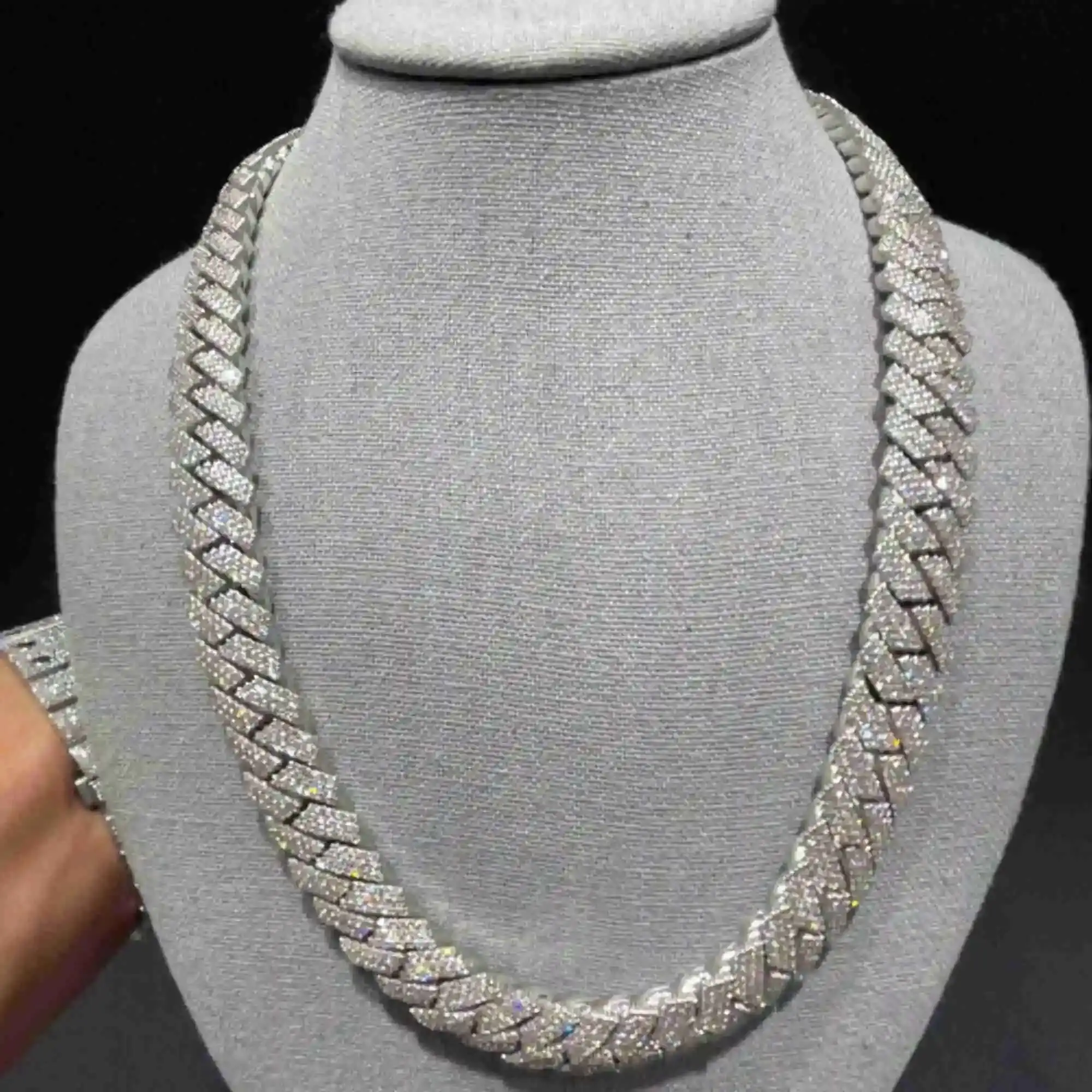 Кубинская цепочка Iced Out 14 мм VVS с выращенными в лаборатории бриллиантами, кубинская цепочка с звеньями в стиле хип-хоп, кубинская цепочка Майами, хип-хоп
Кубинская цепочка Iced Out 14 мм VVS с выращенными в лаборатории бриллиантами, кубинская цепочка с звеньями в стиле хип-хоп, кубинская цепочка Майами, хип-хоп