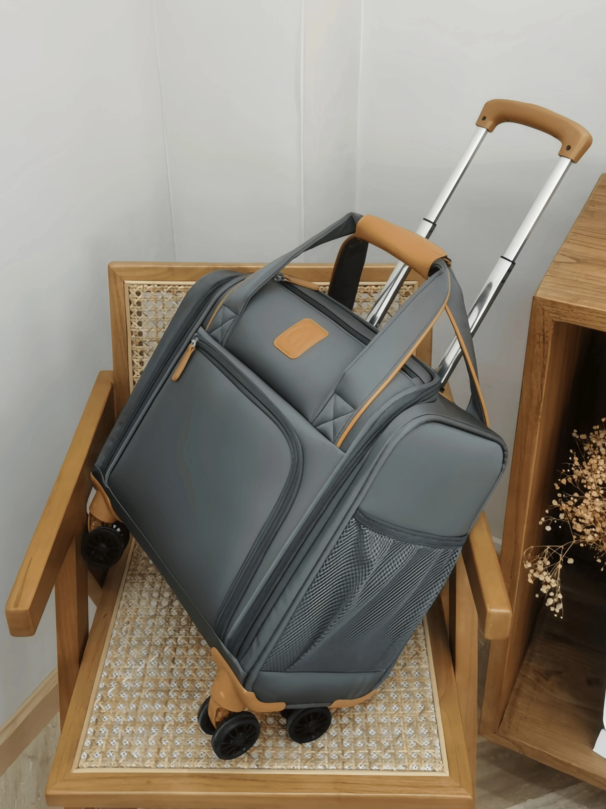 Ultra-Light Oxford Fabric Handheld Luggage 16 Inch Small Carry-On Wheel Spinner Waterproof Travel Suitcase for Men And Women
Ultra-Light Oxford Fabric Handheld Luggage 16 Inch Small Carry-On Wheel Spinner Waterproof Travel Suitcase for Men And Women