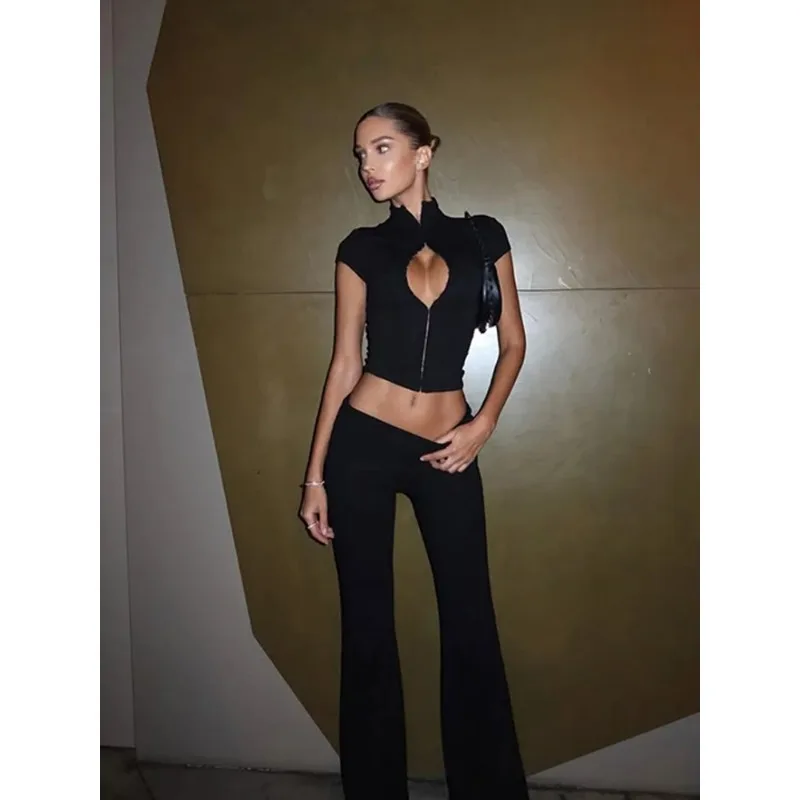 Сексуальный женский комплект из двух предметов (топ + брюки) с короткими рукавами, ажурной отделкой, застежкой-молнией, базовый, в стиле стритстайл, с высоким воротником-стойкой.
Сексуальный женский комплект из двух предметов (топ + брюки) с короткими рукавами, ажурной отделкой, застежкой-молнией, базовый, в стиле стритстайл, с высоким воротником-стойкой.