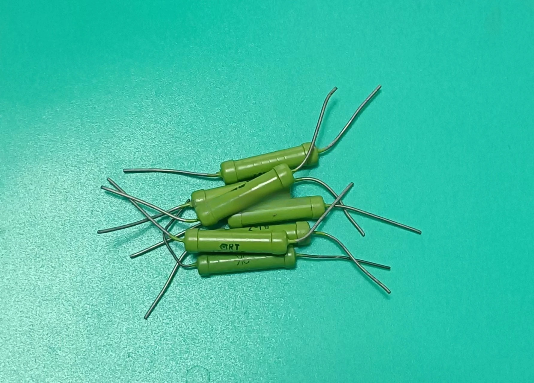 Green robe full copper foot resistor 1W Green robe resistor 33K 43K 47K 62K 68K 82K
Green robe full copper foot resistor 1W Green robe resistor 33K 43K 47K 62K 68K 82K