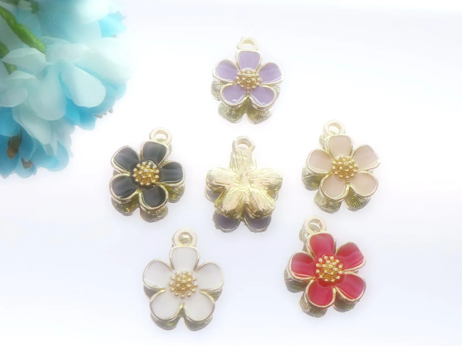 100pcs 13x16 MM Pentapetal Flower Drip Oil Enamel Jewelry Accessories Free Shipping Earrings DIY Pendants Components Charms
100pcs 13x16 MM Pentapetal Flower Drip Oil Enamel Jewelry Accessories Free Shipping Earrings DIY Pendants Components Charms