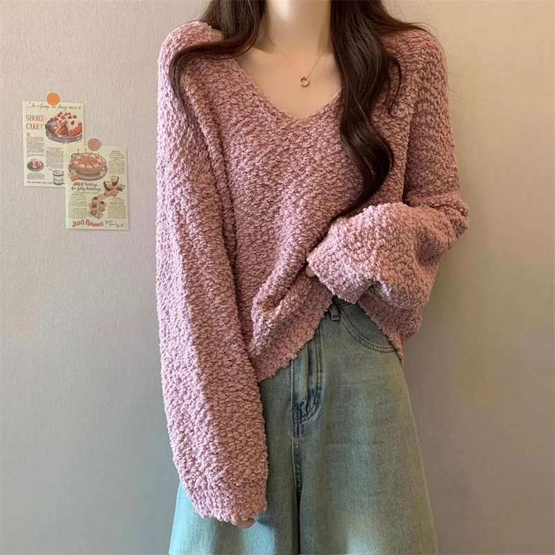 Women's Soft Pink Cropped V-Neck Knit Top - Relaxed Fit 2025 Sweater for Early Fall Layering
Women's Soft Pink Cropped V-Neck Knit Top - Relaxed Fit 2025 Sweater for Early Fall Layering