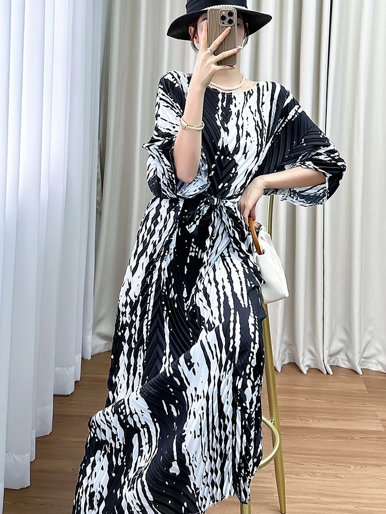 Three-Quarter Sleeve Midi Dress Elegant Print Pleated Loose Waist Slimming Belted Commute Style Polyester Fiber High Waist Type
Three-Quarter Sleeve Midi Dress Elegant Print Pleated Loose Waist Slimming Belted Commute Style Polyester Fiber High Waist Type