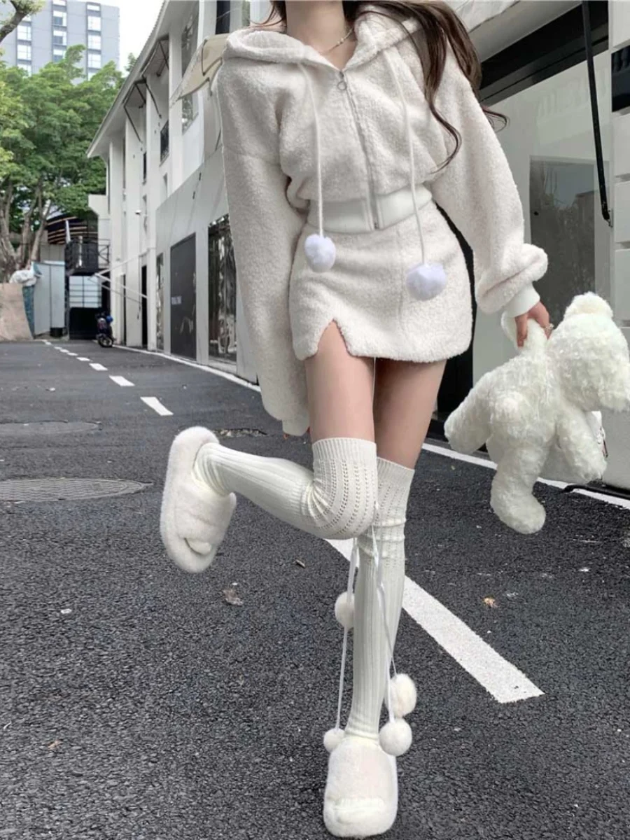 Fashionable Pure Desire Women's Set Autumn 2023 New Long Sleeve Hoodie Top High Waist Slimming Half Skirt Two-Piece Set
Fashionable Pure Desire Women's Set Autumn 2023 New Long Sleeve Hoodie Top High Waist Slimming Half Skirt Two-Piece Set