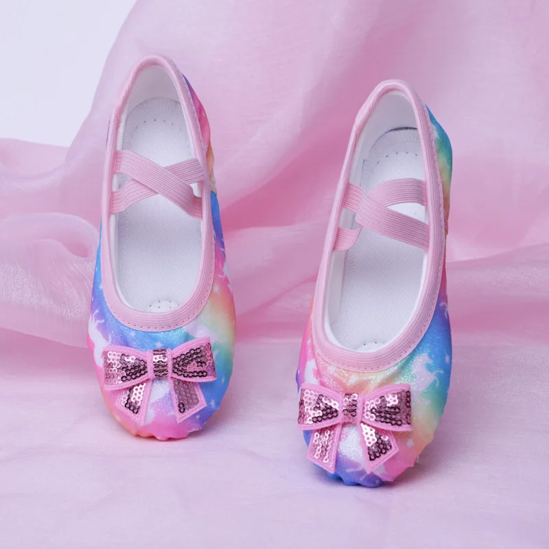 Балетки Радужный бант Балетная женская танцевальная обувь на плоской подошве для девочек Балетные аксессуары Обувь для сценических танцев Женская новинка с градиентом
Балетки Радужный бант Балетная женская танцевальная обувь на плоской подошве для девочек Балетные аксессуары Обувь для сценических танцев Женская новинка с градиентом