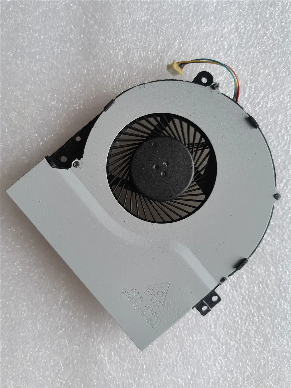 CPU cooling fan for Asus X550 X550C X550VC X450 X550V X450CA X450EP X452E D452C X450VP FAN KSB0705HB CM01 MF75070V1-C090-S9A
CPU cooling fan for Asus X550 X550C X550VC X450 X550V X450CA X450EP X452E D452C X450VP FAN KSB0705HB CM01 MF75070V1-C090-S9A