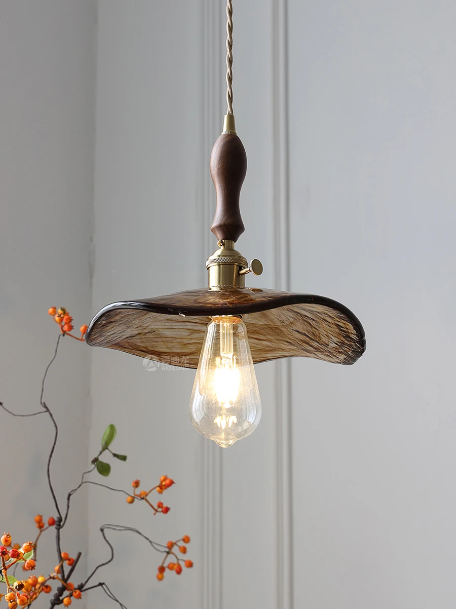 Retro glass brass primary color simple personality special-shaped lamp bedroom restaurant bar single head Nordic wind ins
Retro glass brass primary color simple personality special-shaped lamp bedroom restaurant bar single head Nordic wind ins