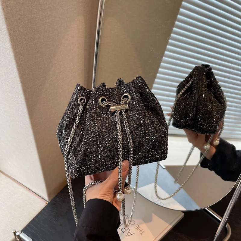 Сумка Sweet Fortuna 2025г | Стеганое ведро инди с ремешком-цепочкой — игривое элегантное 
Сумка Sweet Fortuna 2025г | Стеганое ведро инди с ремешком-цепочкой — игривое элегантное