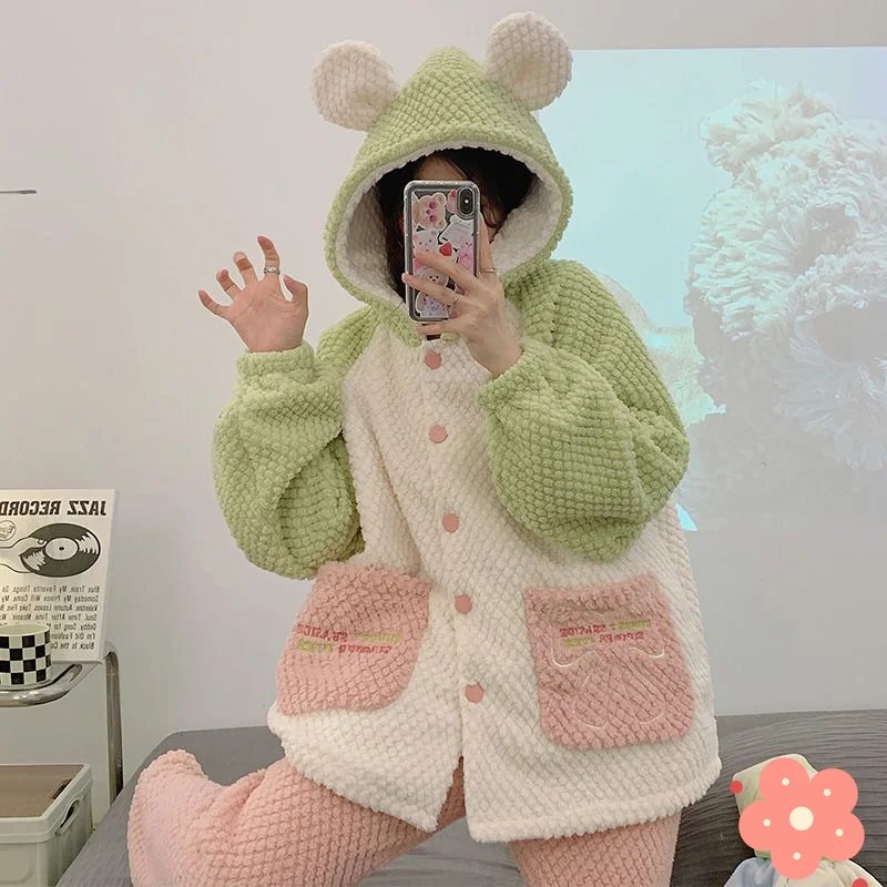 Женские пижамы из кораллового флиса для отдыха, милая серия, милые зимние утепленные хлопковые пижамы на флисовой подкладке, сохраняющие тепло, студенческий домашний костюм
Женские пижамы из кораллового флиса для отдыха, милая серия, милые зимние утепленные хлопковые пижамы на флисовой подкладке, сохраняющие тепло, студенческий домашний костюм