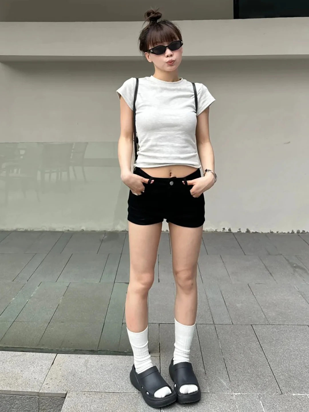 Low Waist Slim Fit Black Denim Shorts Women Summer Small Size Elastic Butt Covering Hot Pants Outdoor Wear Super Short Pants
Low Waist Slim Fit Black Denim Shorts Women Summer Small Size Elastic Butt Covering Hot Pants Outdoor Wear Super Short Pants