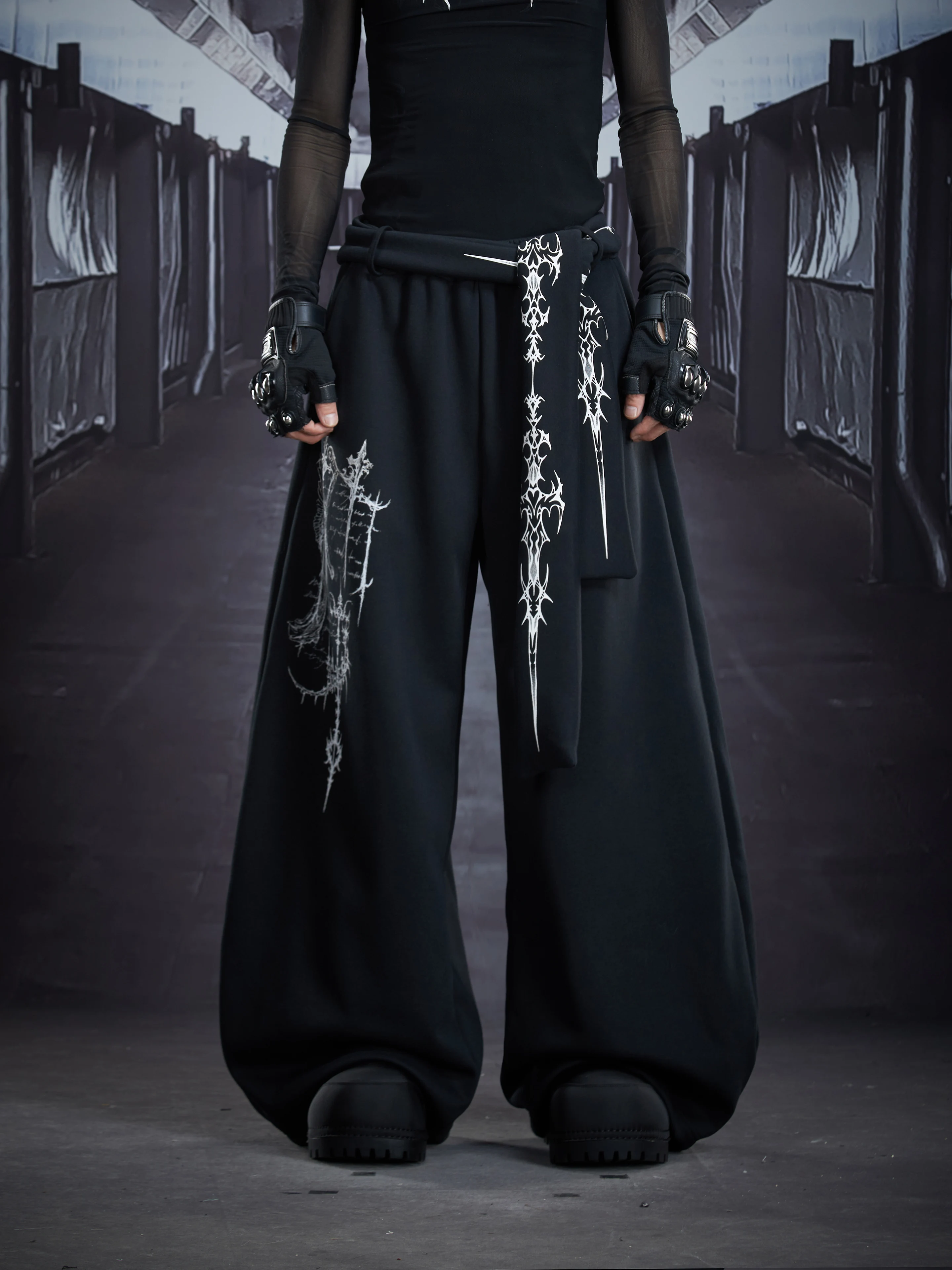 Special-Interest Design New Totem Printing Detachable Ribbon Multiple Wear Loose Machete Casual Pants Sweatpants
Special-Interest Design New Totem Printing Detachable Ribbon Multiple Wear Loose Machete Casual Pants Sweatpants