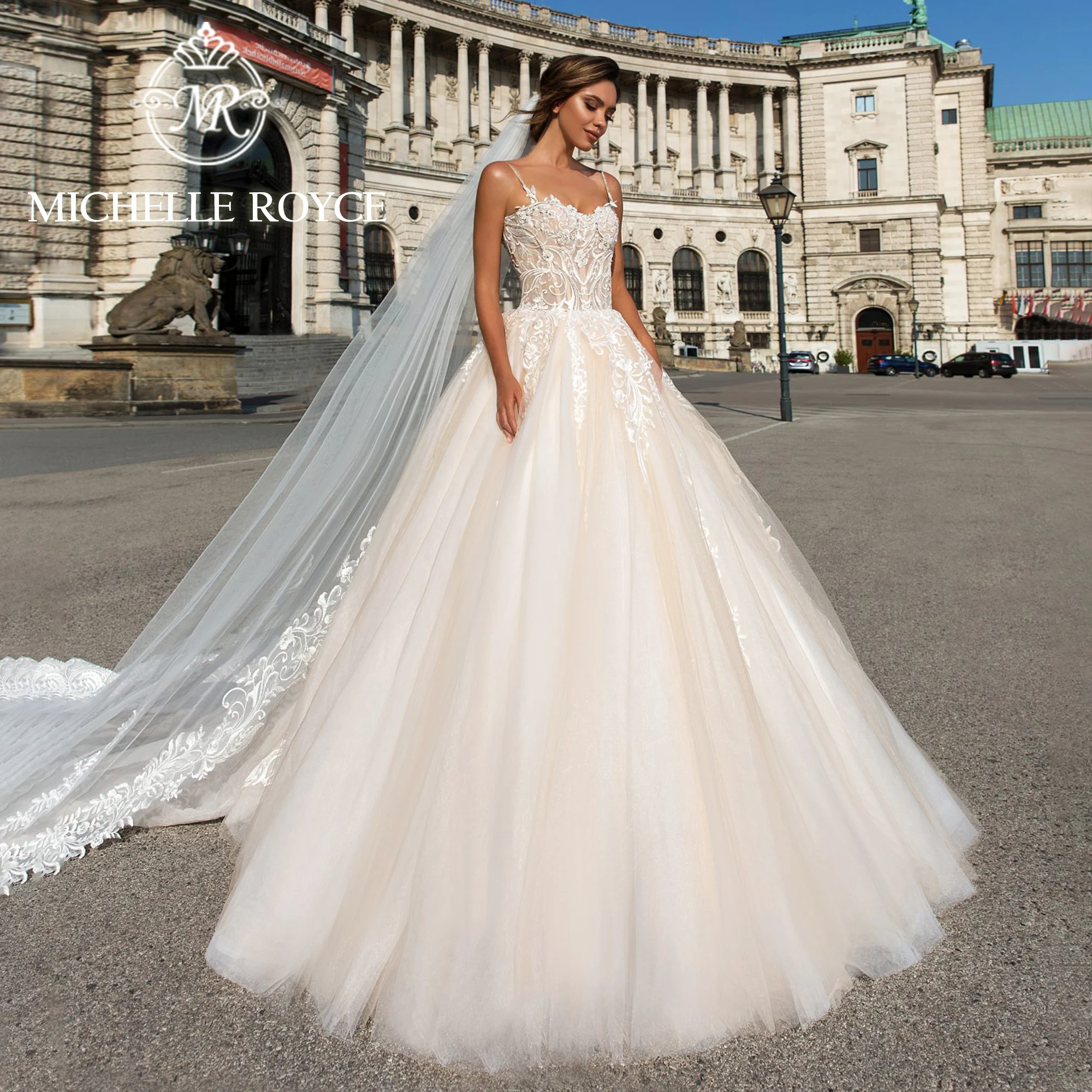 Michelle Royce Ball Gown Champagne Wedding Dress Spaghetti Straps Sweetheart Appliques Zipper Wedding Gown Vestidos De Novia
Michelle Royce Ball Gown Champagne Wedding Dress Spaghetti Straps Sweetheart Appliques Zipper Wedding Gown Vestidos De Novia