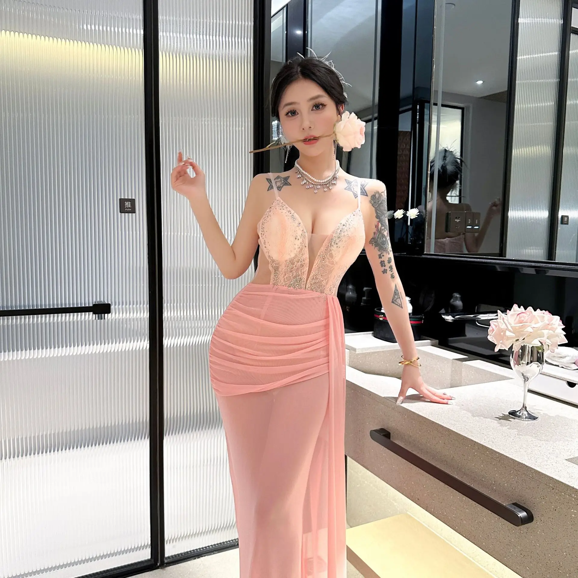 Ele Nightclub Sexy Foot Bath Massage Sauna orm KTV Beau Evening Gown Thin Veil Bar Set Low Waist Nylon Me Dr
Ele Nightclub Sexy Foot Bath Massage Sauna orm KTV Beau Evening Gown Thin Veil Bar Set Low Waist Nylon Me Dr