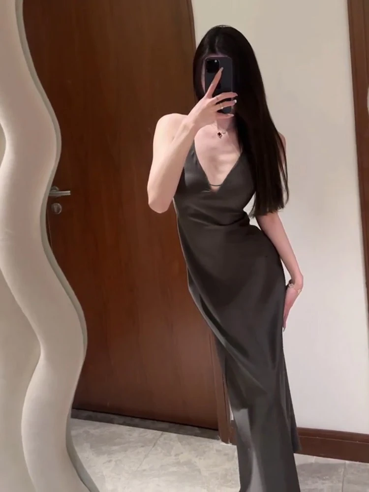 Strive Elegant Satin Evening Gown Women's Sexy Backless Long Skirt Spring Summer Slim Fit V-Neck Mid-Length Korean Style
Strive Elegant Satin Evening Gown Women's Sexy Backless Long Skirt Spring Summer Slim Fit V-Neck Mid-Length Korean Style