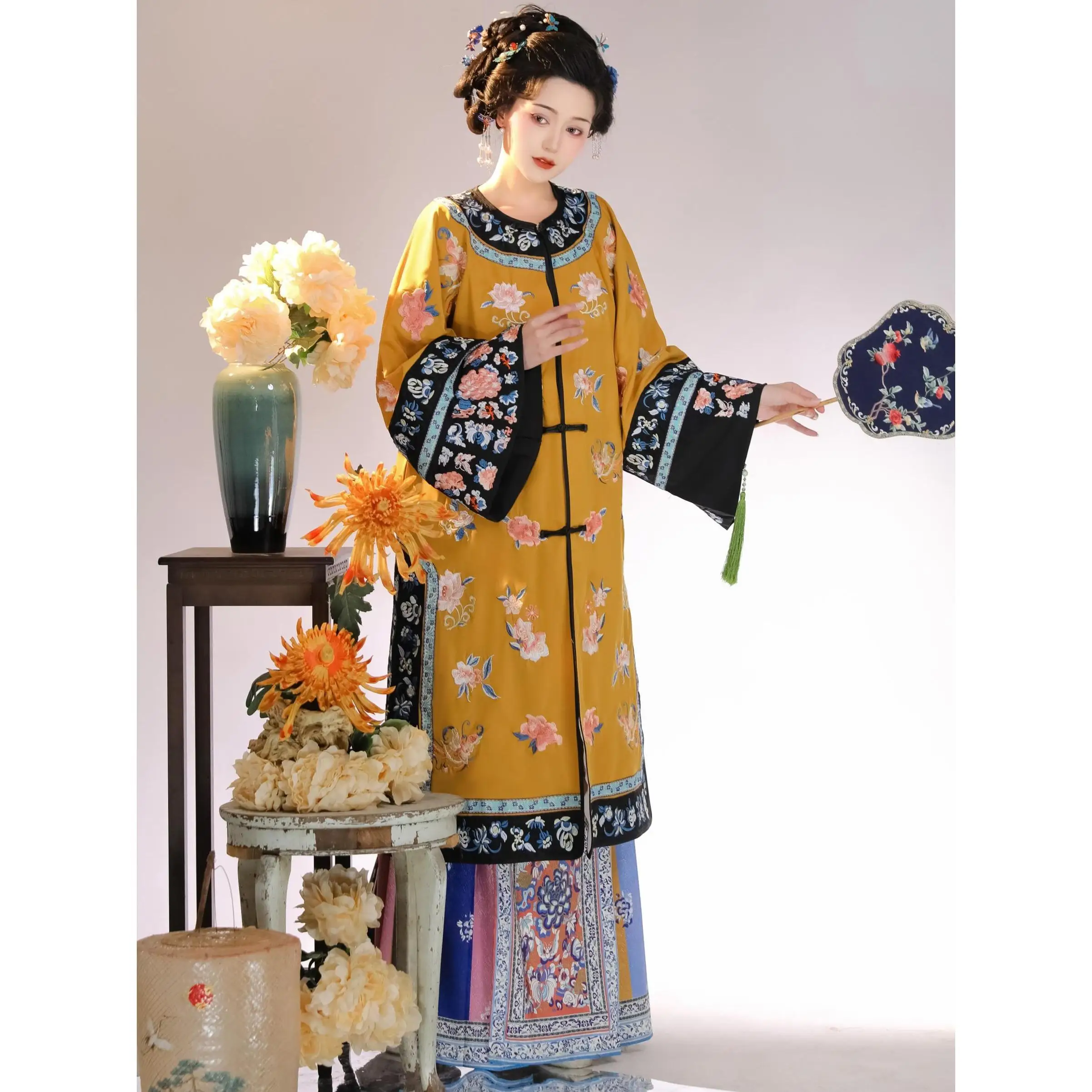 Luxury Chinese Women Qing Dynasty Embroidered Horse Face Skirt Hanfu Set Lady Photography Dstage Performance Clothes Cosplay
Luxury Chinese Women Qing Dynasty Embroidered Horse Face Skirt Hanfu Set Lady Photography Dstage Performance Clothes Cosplay