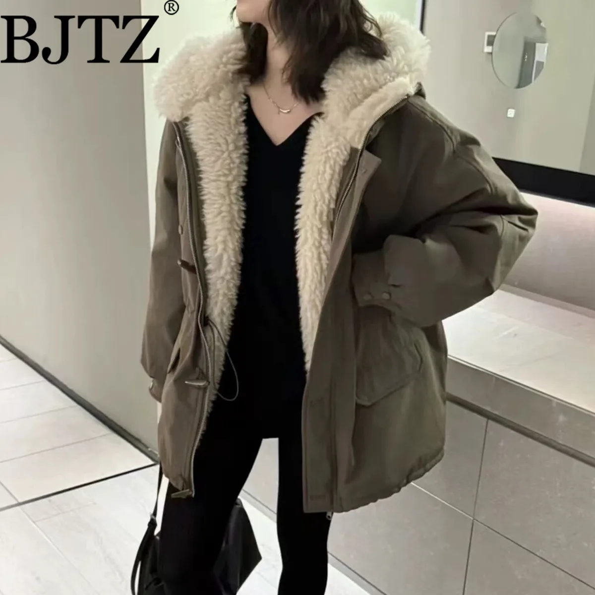 BJTZ Women’s Heavyweight Hooded Puffer Jacket Warm Thermal Cozy Casual Premium Elegant Minimalist High Quality Fall Winter 2025
BJTZ Women’s Heavyweight Hooded Puffer Jacket Warm Thermal Cozy Casual Premium Elegant Minimalist High Quality Fall Winter 2025